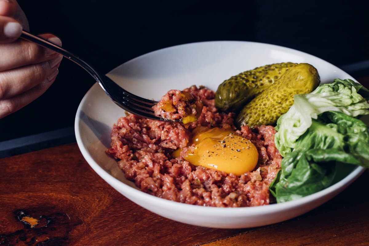 Steak tartare​: 6 lugares em São Paulo para provar a receita​