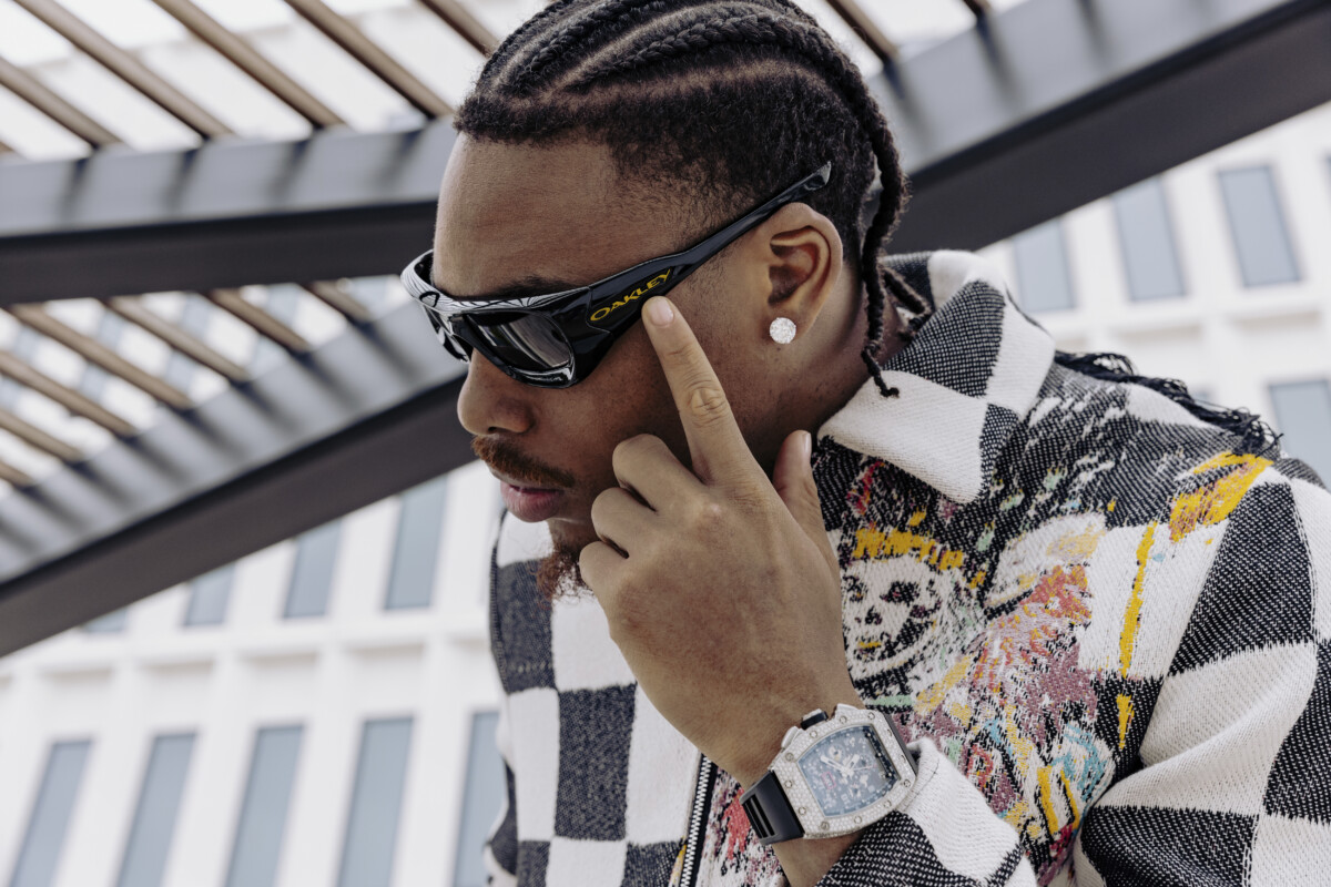 Oakley lança coleção de perfomance e une esporte ao mundo fashion