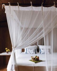 Refúgio tropical: Vila Naiá representa o Brasil em publicação britânica