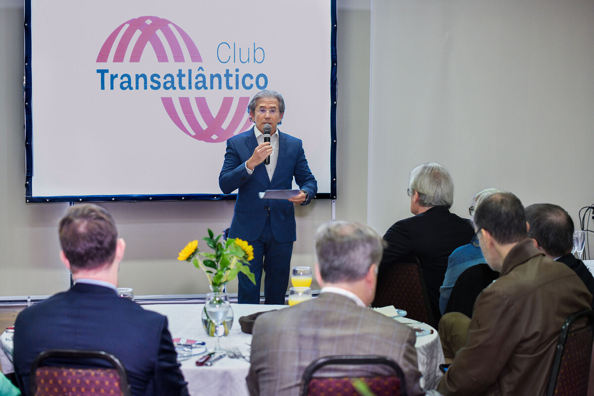 Especialistas debatem relações Brasil–EUA em evento no Club Transatlântico
