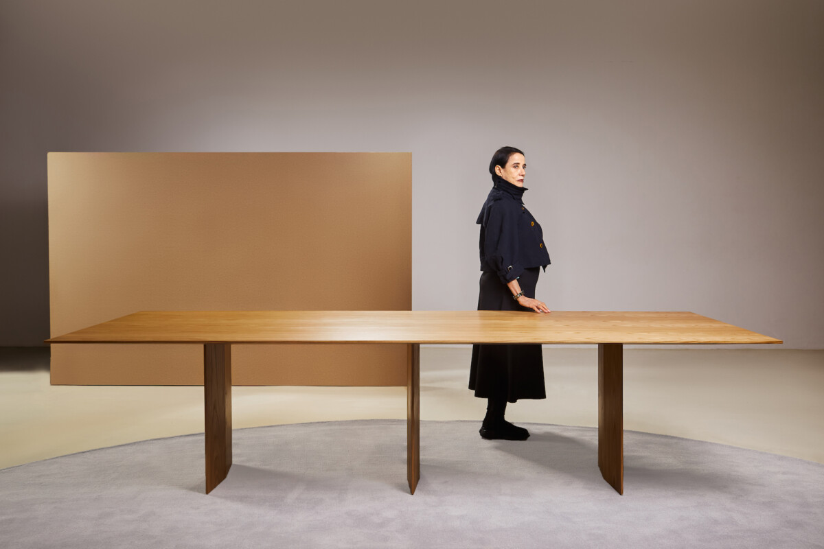 Gloria Coelho marca 50 anos de carreira com desfile na SPFW e celebração na Breton