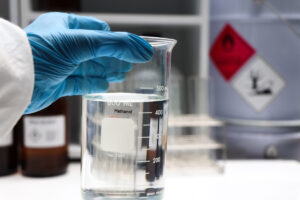 Metanol: o que é a substância presente em bebidas adulteradas